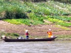 canoes.JPG (176 KB)