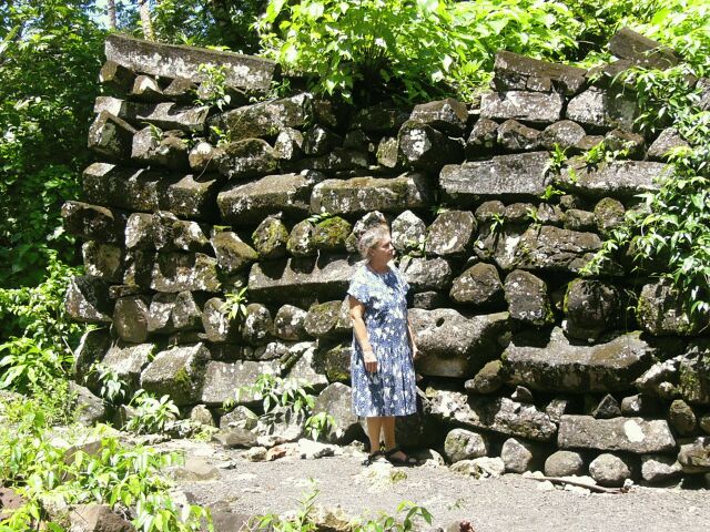 Lelu Wall