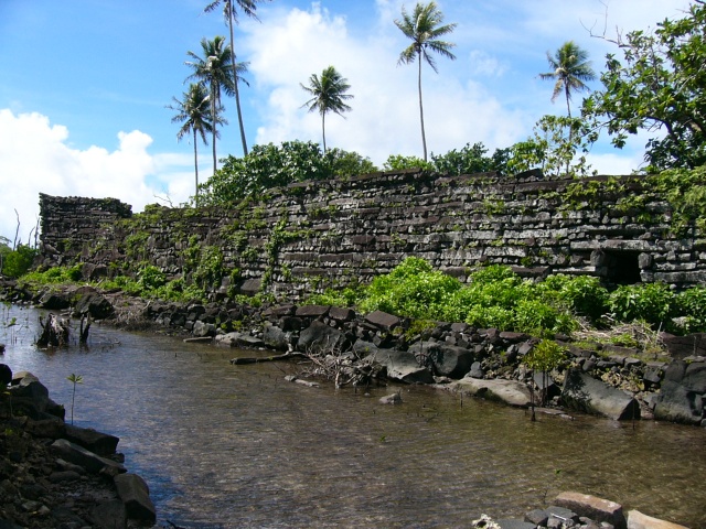 Nan Douwas East Wall